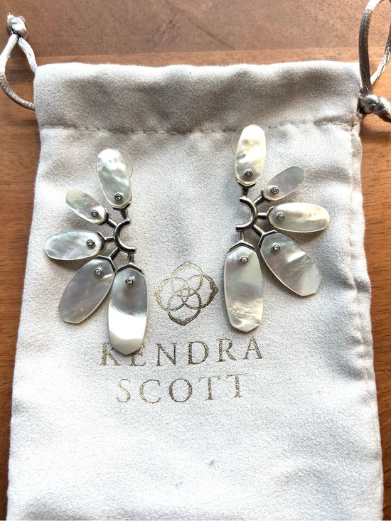 Kendra Scott Jewelry - Kendra Scott Iridescent Mother-of-Pearl Fan Drop Earrings